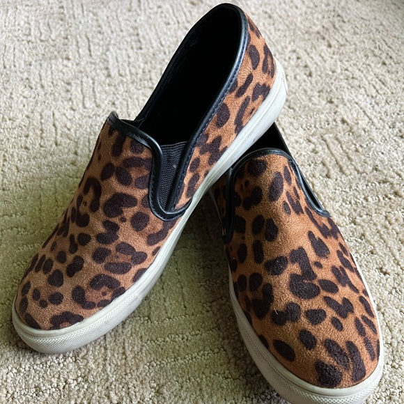 Cheetah suede-like loafers - Picture 2 of 8